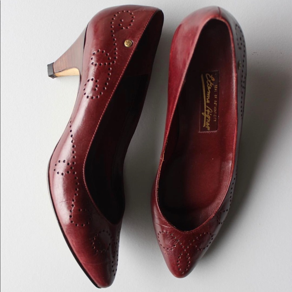 Authentic Etienne Aigner Leather pumps